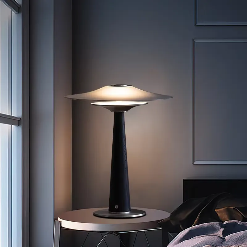 Solar Lamp - Luminária de Mesa de Designer Escandinavo